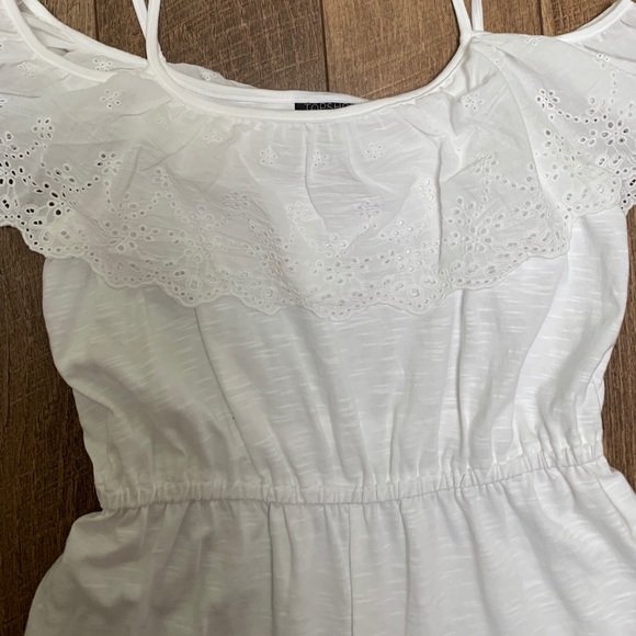 Eyelet ruffle romper - Picture 3 of 4